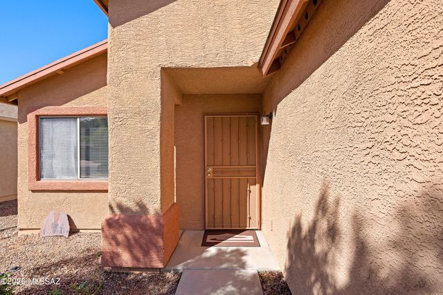 6024 S Nantac Rim Drive, Tucson, AZ 85706