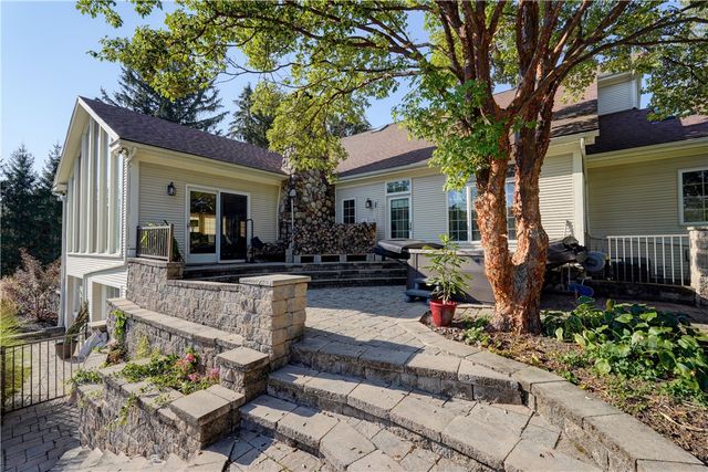 38 Taylor Road, Mendon, NY 14472