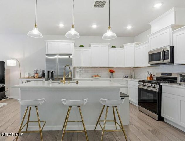 2421 TONY HARPER Street, El Paso, TX 79938