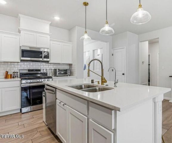 2421 TONY HARPER Street, El Paso, TX 79938