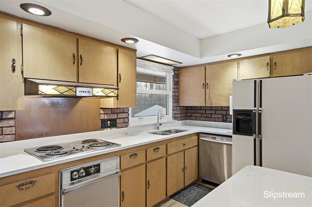 1706 Autumn Lane, Lansing, MI 48912