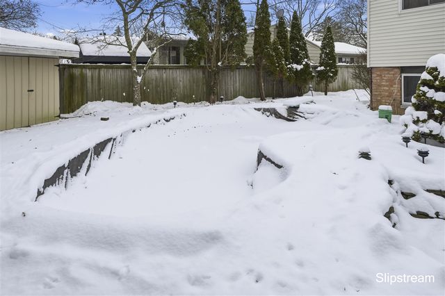 1706 Autumn Lane, Lansing, MI 48912