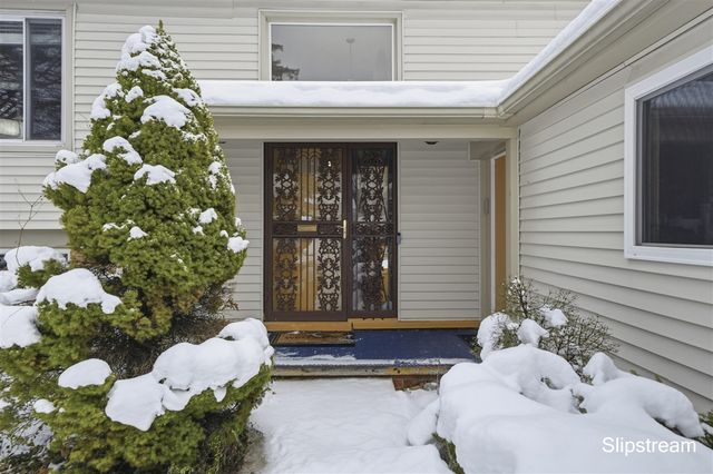 1706 Autumn Lane, Lansing, MI 48912