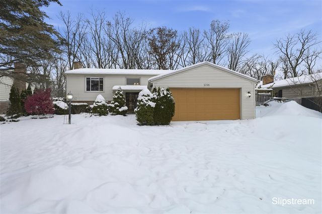 1706 Autumn Lane, Lansing, MI 48912