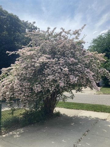 1706 Autumn Lane, Lansing, MI 48912