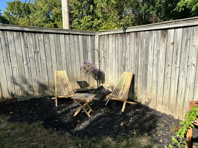 1706 Autumn Lane, Lansing, MI 48912