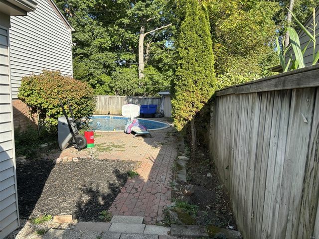 1706 Autumn Lane, Lansing, MI 48912