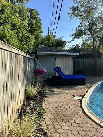 1706 Autumn Lane, Lansing, MI 48912