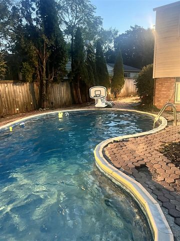 1706 Autumn Lane, Lansing, MI 48912