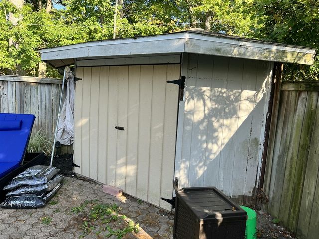 1706 Autumn Lane, Lansing, MI 48912