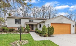 1706 Autumn Lane, Lansing, MI 48912