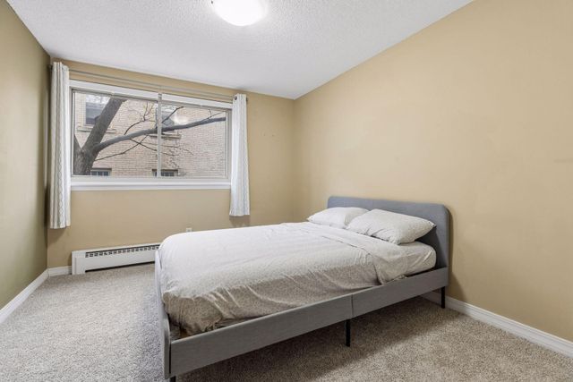 821 Douglas Avenue 205, Minneapolis, MN 55403