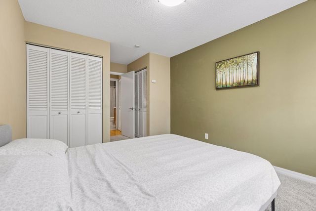 821 Douglas Avenue 205, Minneapolis, MN 55403