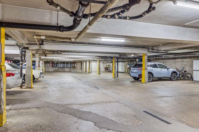 821 Douglas Avenue 205, Minneapolis, MN 55403