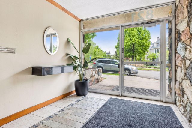 821 Douglas Avenue 205, Minneapolis, MN 55403