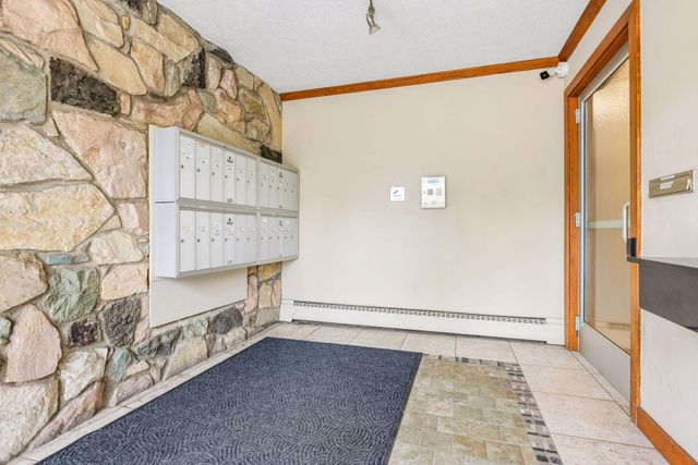 821 Douglas Avenue 205, Minneapolis, MN 55403