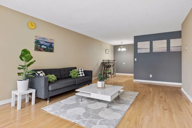 821 Douglas Avenue 205, Minneapolis, MN 55403