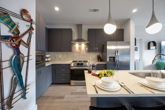 303 31st Ave N Apt 403, Nashville, TN 37203