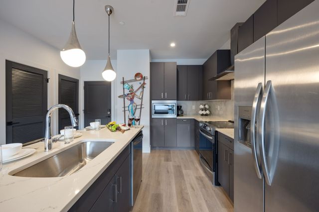 303 31st Ave N Apt 403, Nashville, TN 37203