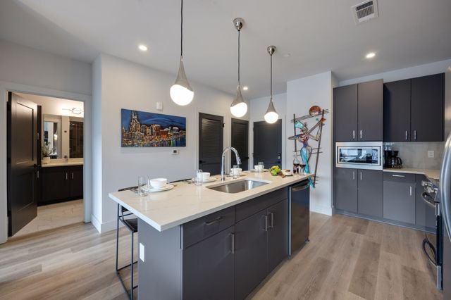 303 31st Ave N Apt 403, Nashville, TN 37203