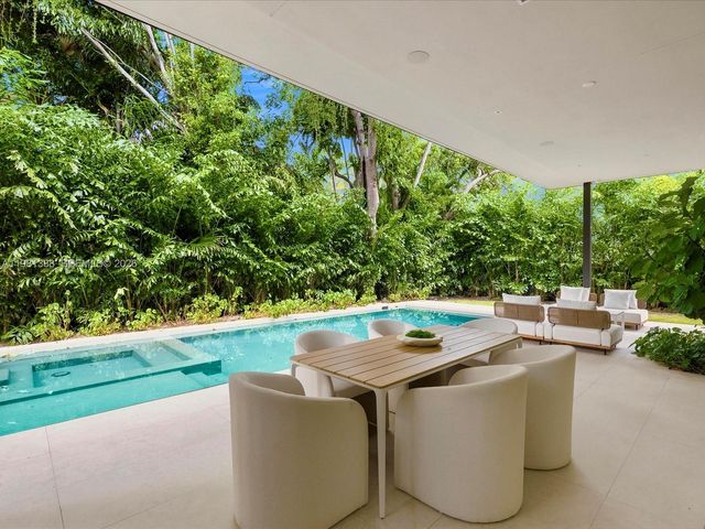 7700 SW 50th Court, Miami, FL 33143