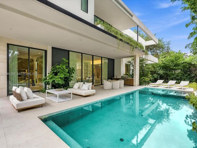 7700 SW 50th Court, Miami, FL 33143