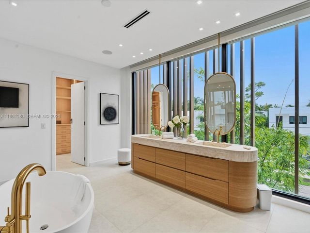 7700 SW 50th Court, Miami, FL 33143