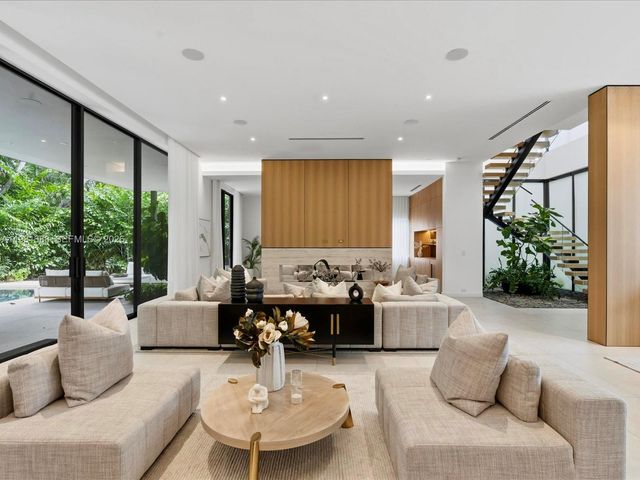 7700 SW 50th Court, Miami, FL 33143