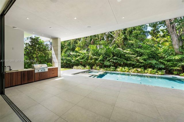 7700 SW 50th Court, Miami, FL 33143