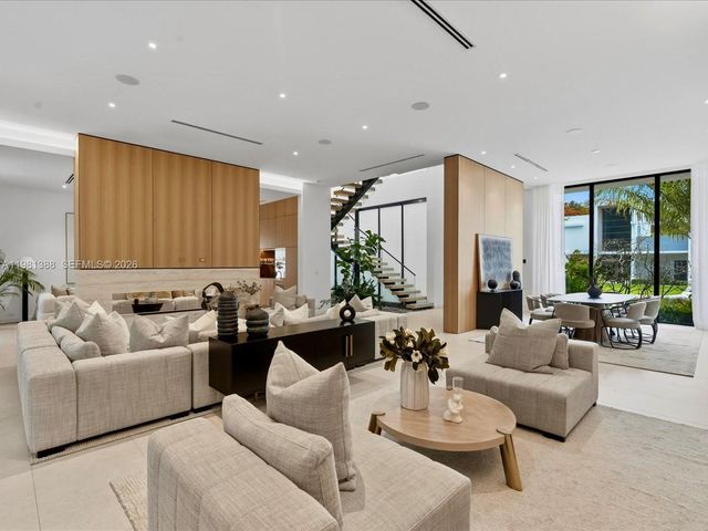 7700 SW 50th Court, Miami, FL 33143