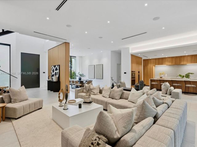 7700 SW 50th Court, Miami, FL 33143