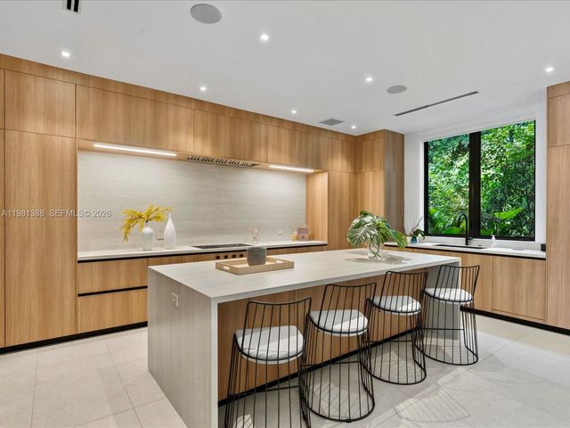 7700 SW 50th Court, Miami, FL 33143