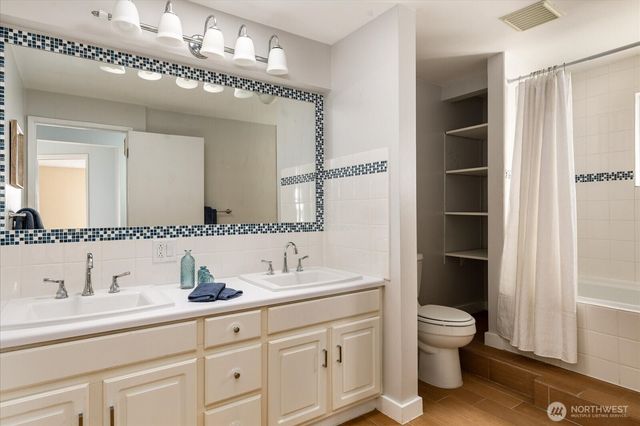 3661 Shorewood Avenue, Greenbank, WA 98253