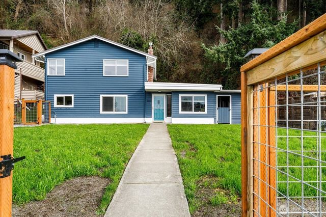 3661 Shorewood Avenue, Greenbank, WA 98253