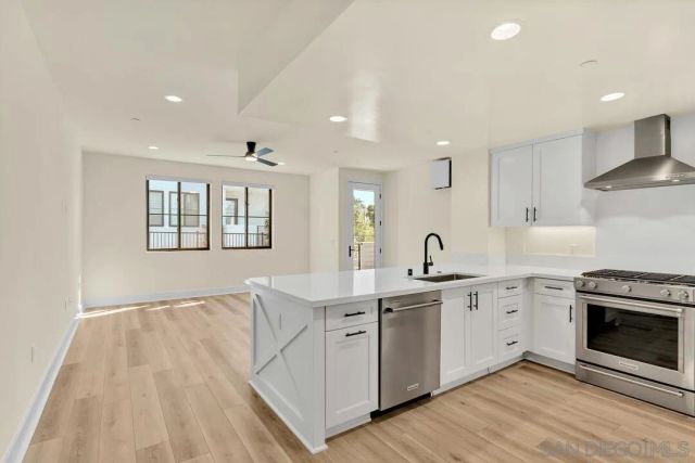 1103 Catania Ct 104, Encinitas, CA 92024