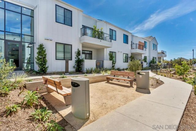 1103 Catania Ct 104, Encinitas, CA 92024
