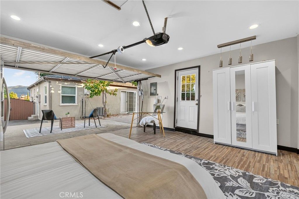 Image 34 of property listing at 3215 Prospect, Glendale, CA 91214