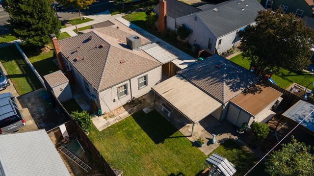 1221 S Church St, Lodi, CA 95240