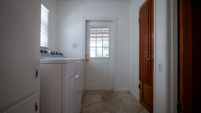 1221 S Church St, Lodi, CA 95240