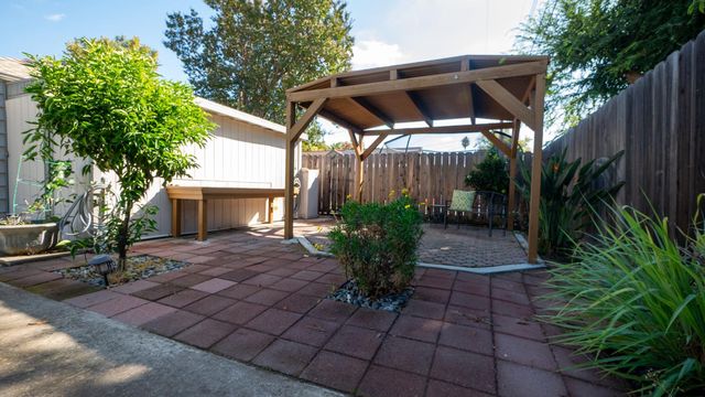 1221 S Church St, Lodi, CA 95240