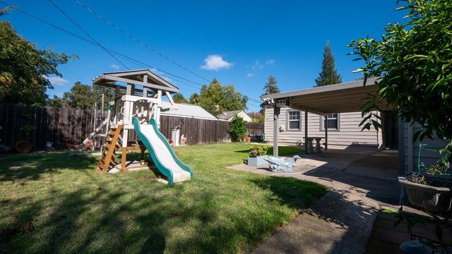 1221 S Church St, Lodi, CA 95240