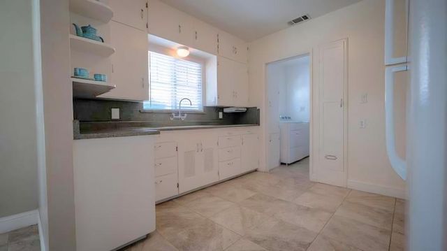 1221 S Church St, Lodi, CA 95240