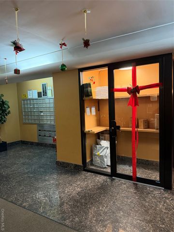 99-21 67 Road 3A, Forest Hills, NY 11375