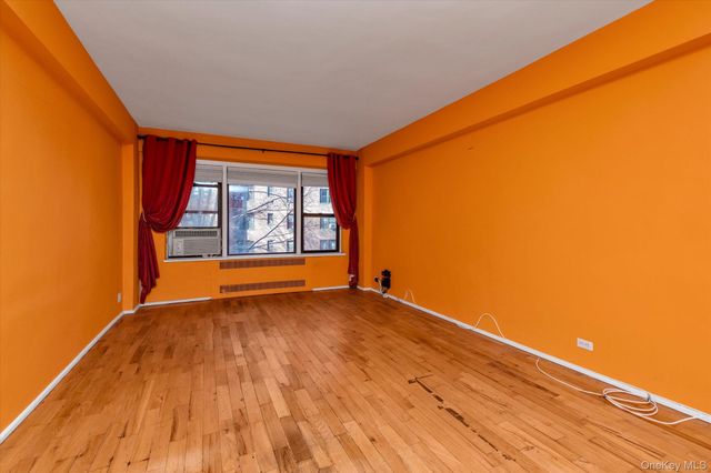 99-21 67 Road 3A, Forest Hills, NY 11375