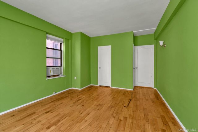 99-21 67 Road 3A, Forest Hills, NY 11375