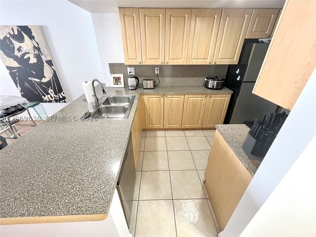 1717 N Bayshore Dr A-1450, Miami, FL 33132