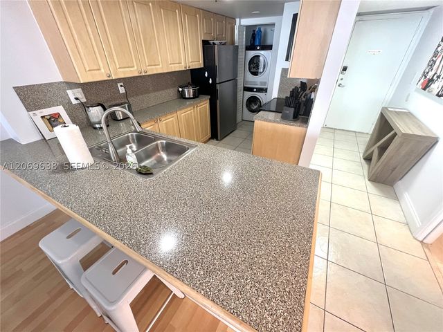 1717 N Bayshore Dr A-1450, Miami, FL 33132