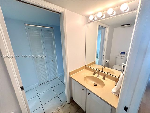 1717 N Bayshore Dr A-1450, Miami, FL 33132