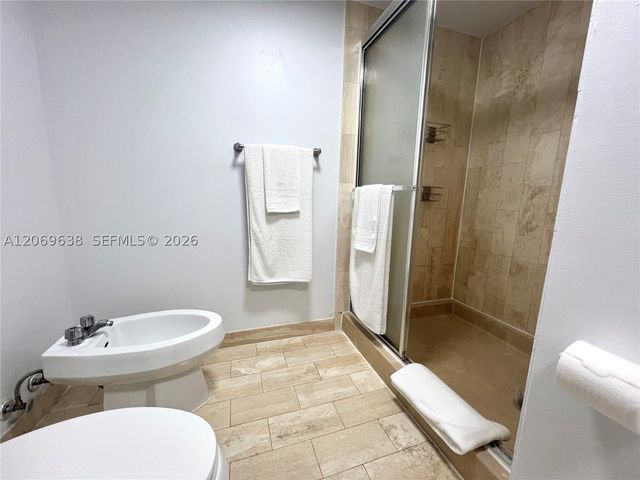 1717 N Bayshore Dr A-1450, Miami, FL 33132