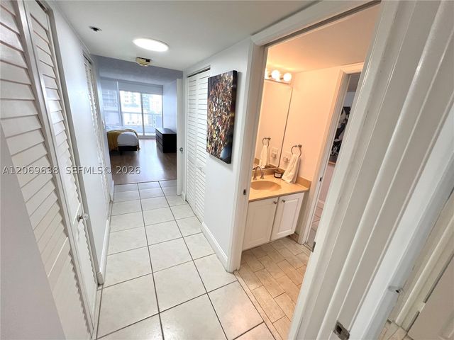 1717 N Bayshore Dr A-1450, Miami, FL 33132